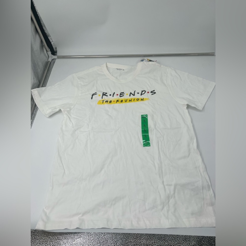 Friends white t shirt new with tags FRIENDS the reunion